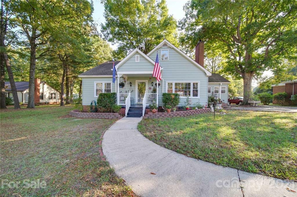 Property Photo:  1104 13th Street  NC 28083 