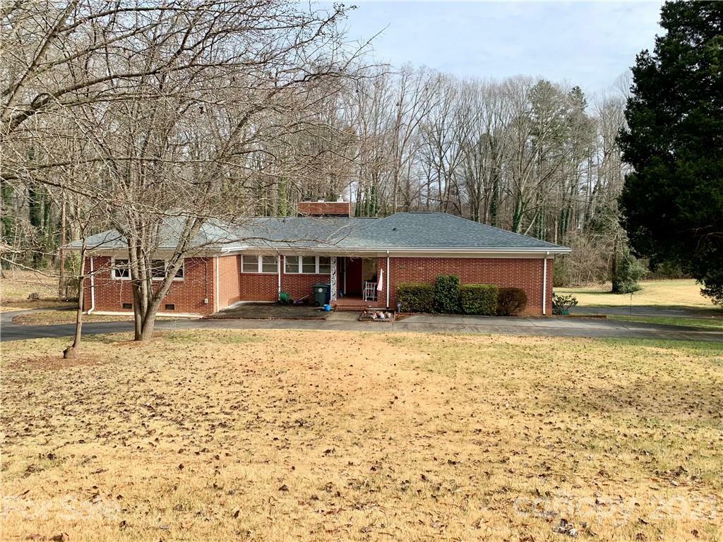 Property Photo:  300 N Milford Drive  NC 28144 