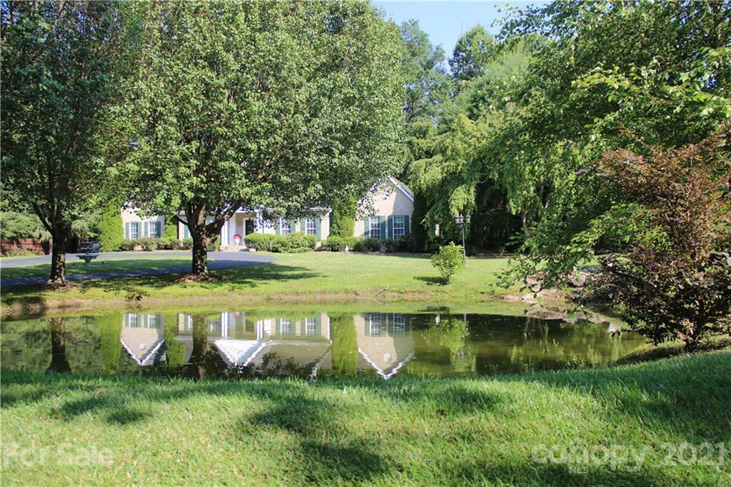 Property Photo:  120 Red Fox Lane  NC 28731 