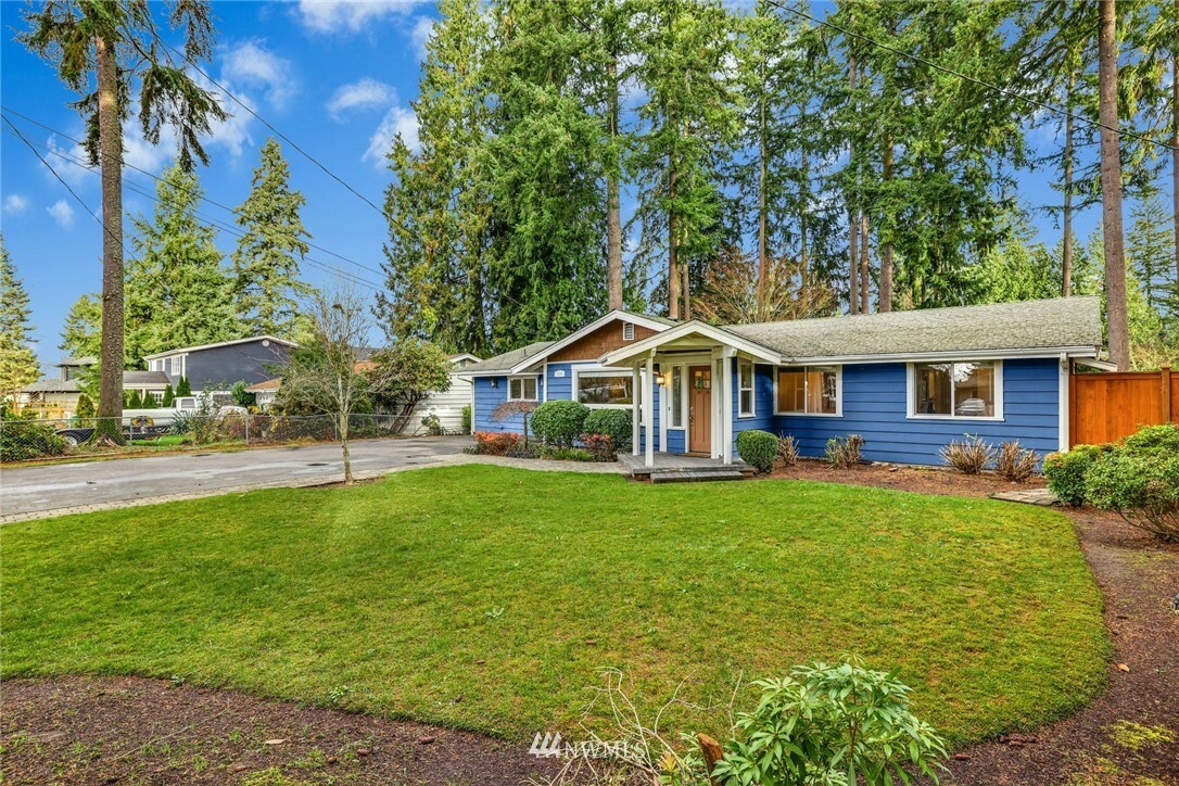 Property Photo:  7544 123rd Avenue NE  WA 98033 