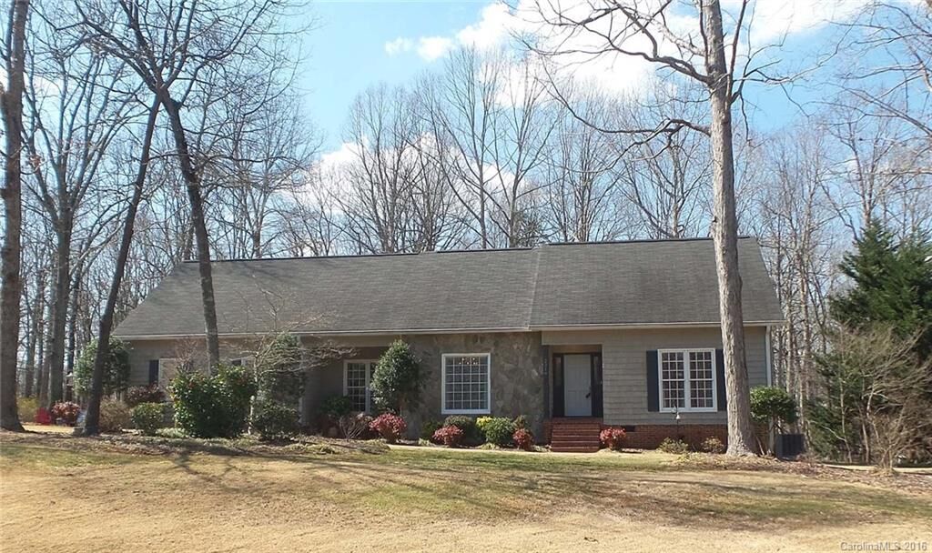 Property Photo:  2216 Carmel Oak Lane  NC 28112 