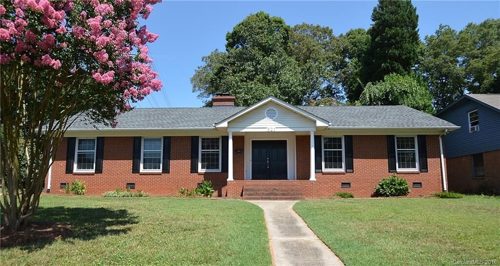 Property Photo:  521 Sandridge Road  NC 28210 