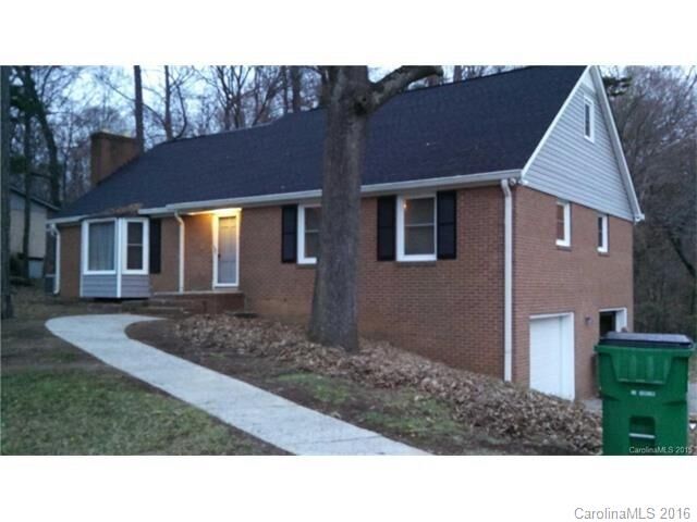 8121 Larkhaven Road  Charlotte NC 28216 photo