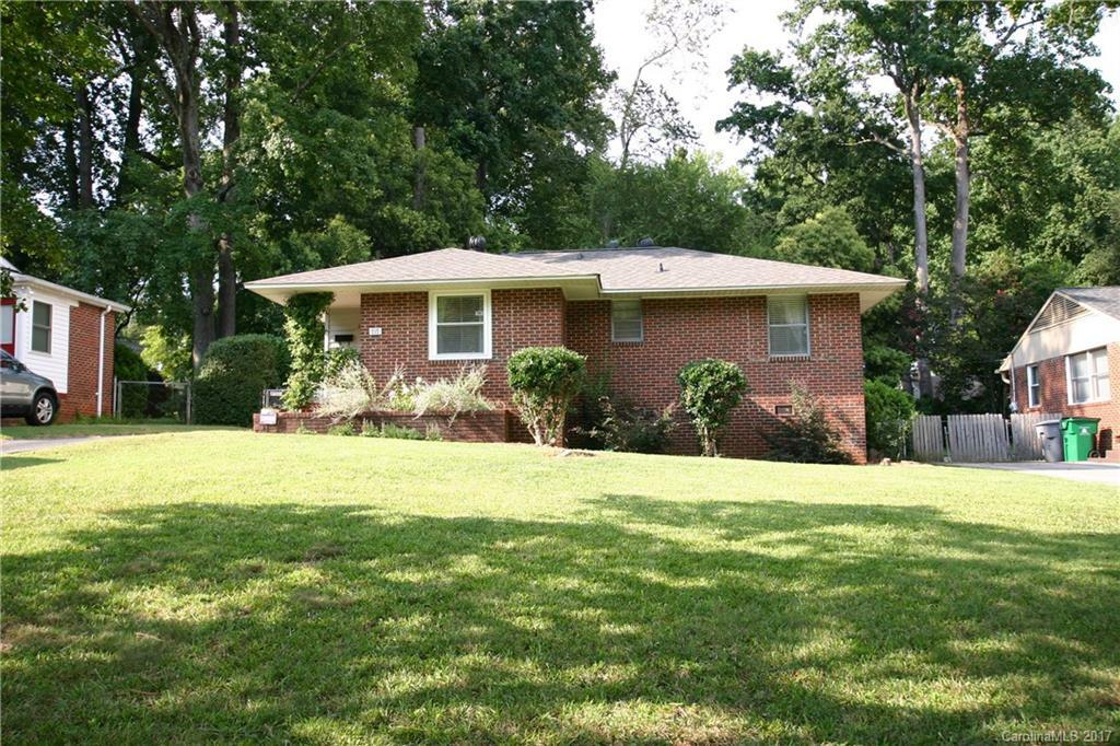 Property Photo:  717 Manhasset Road  NC 28209 