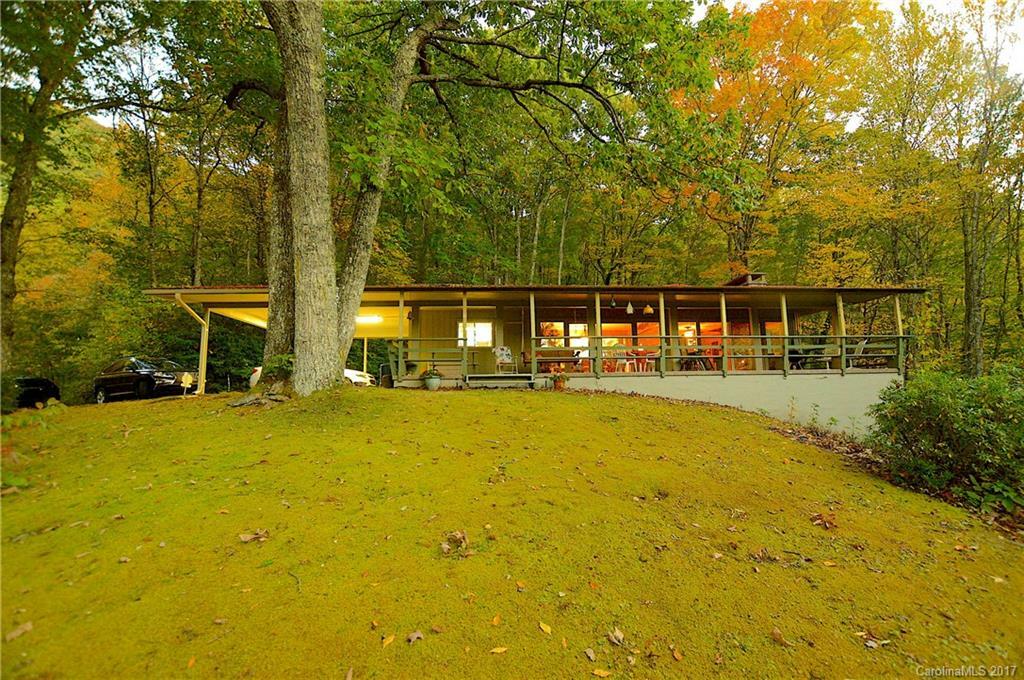 Property Photo: 1373 Dogwood Drive NC 28751