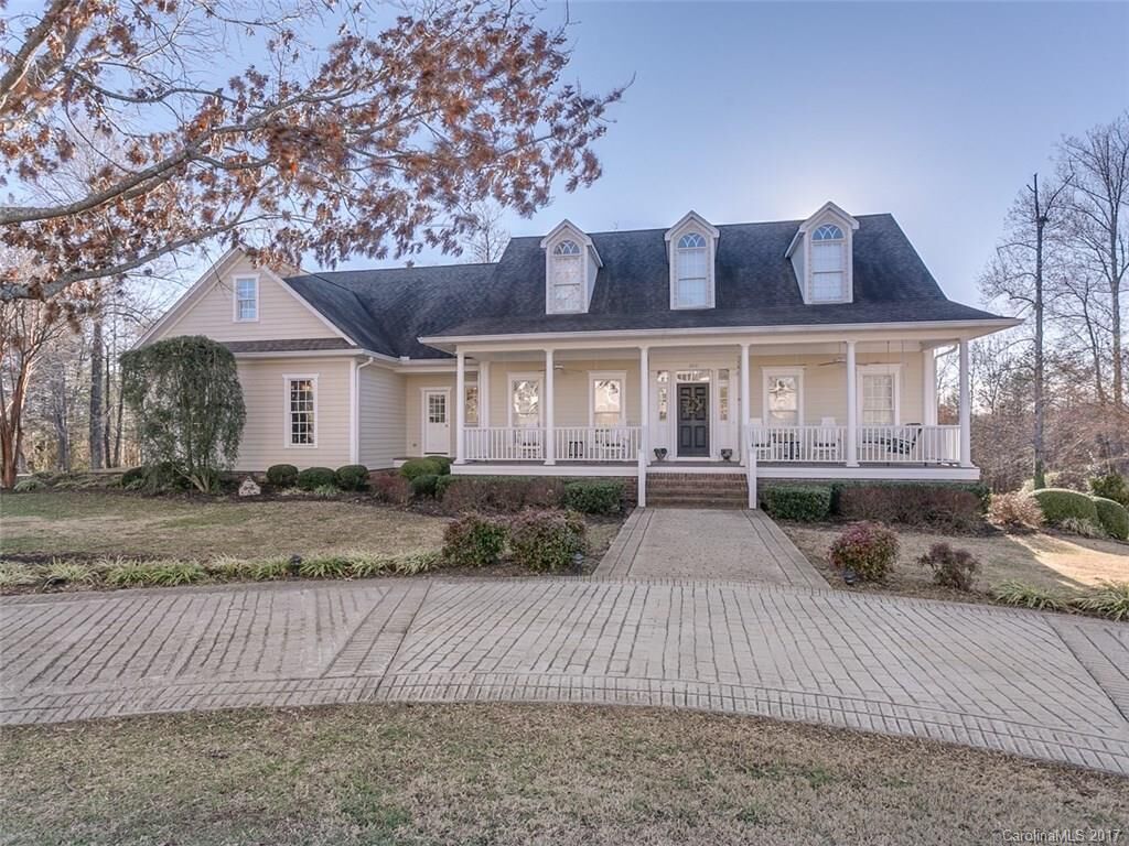Property Photo: 300 Morningview Drive SC 29356