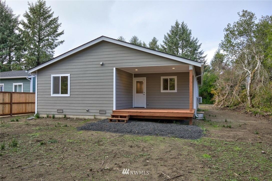 Property Photo:  168 N Narwhal Loop NW  WA 98569 