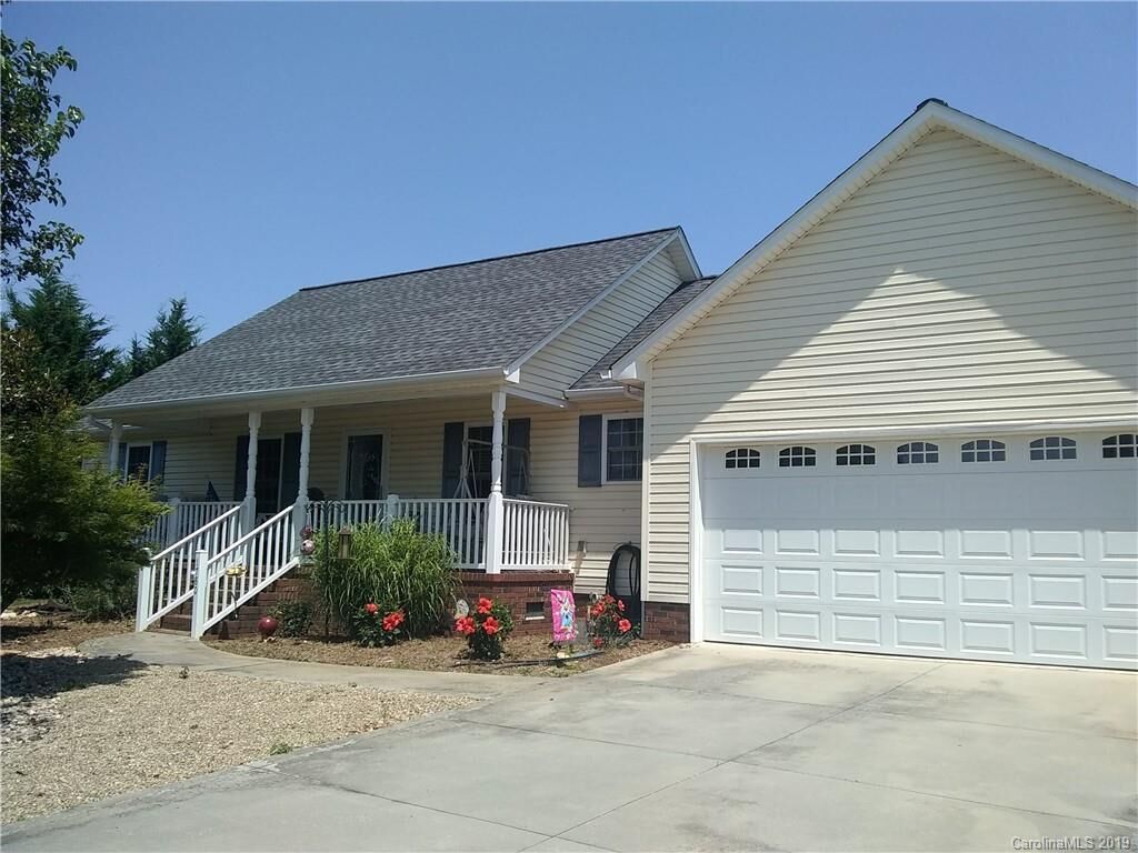 Property Photo: 1780 Marigold Lane NC 28092