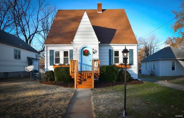 Property Photo: 411 Cass Avenue 62025