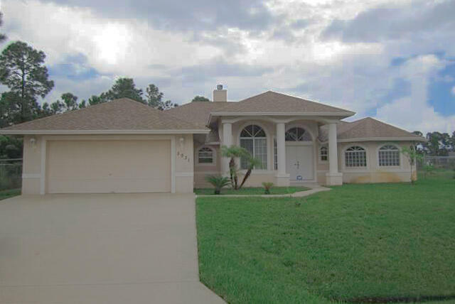 Property Photo:  5931 NW Foust Circle  FL 34986 