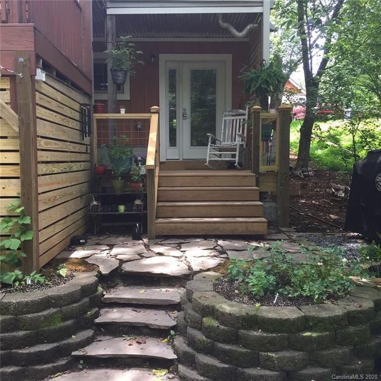 Property Photo: 6 Reynolds Road 1 NC 28806