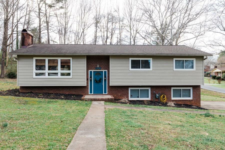 Property Photo:  305 Parlier Avenue NE  NC 28613 