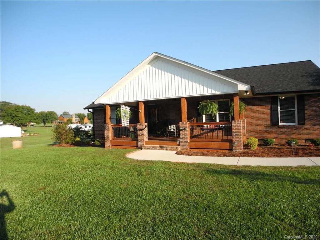 Property Photo:  2826 Moose Gantt Trail  NC 28033 