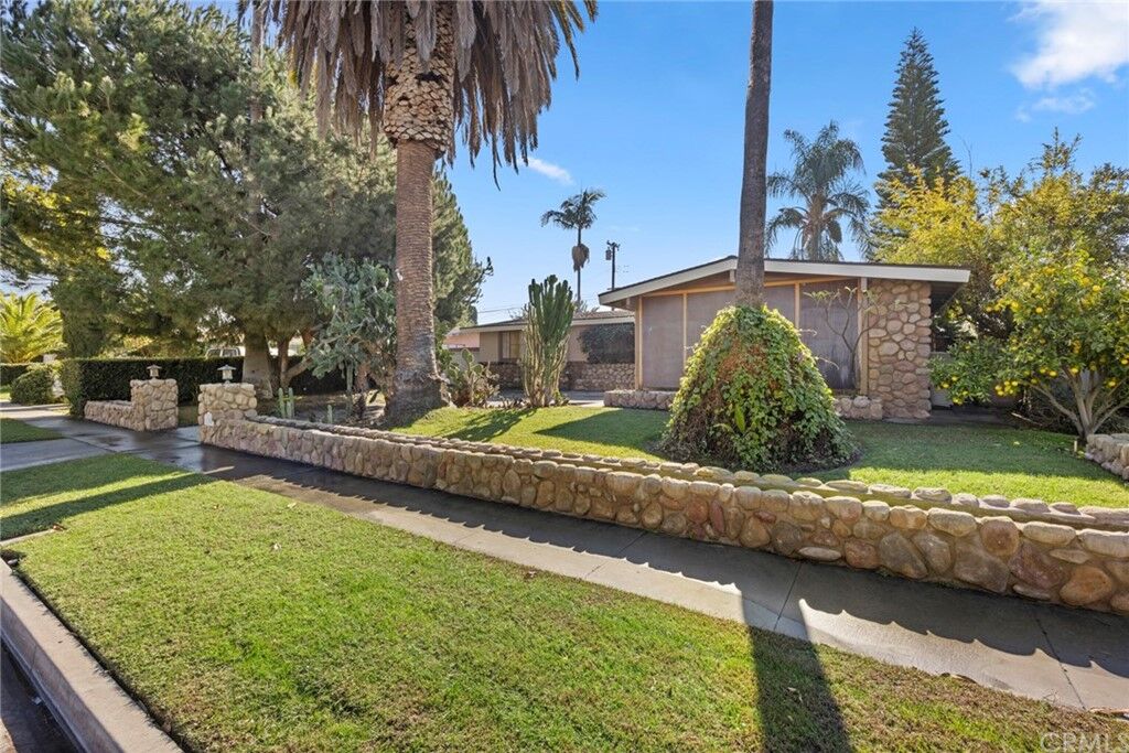 Property Photo:  1306 W Baker Avenue  CA 92833 