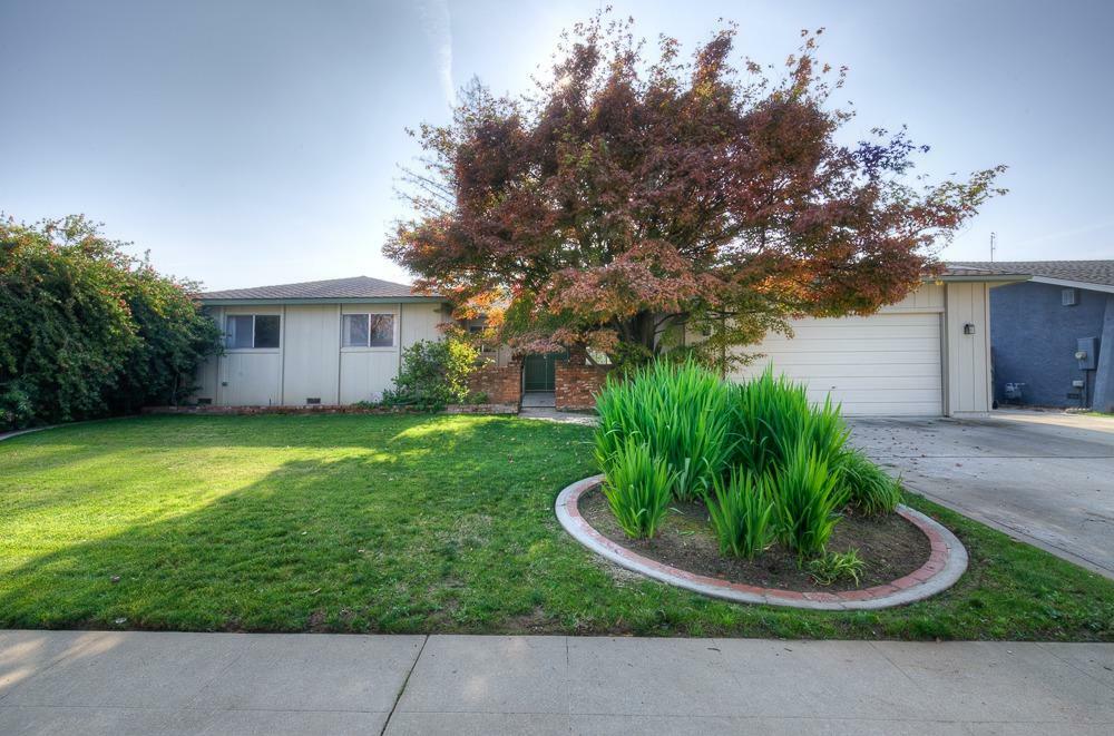 3135 W Mesa Avenue  Fresno CA 93711 photo