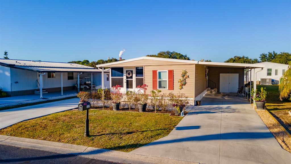 Property Photo: 117 S Saint Thomas Circle FL 33572
