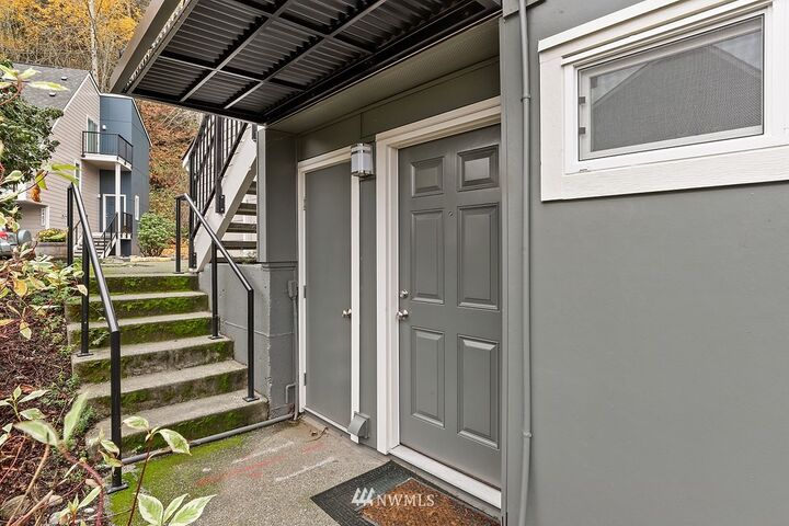 Property Photo:  24620 45th Place S  WA 98032 