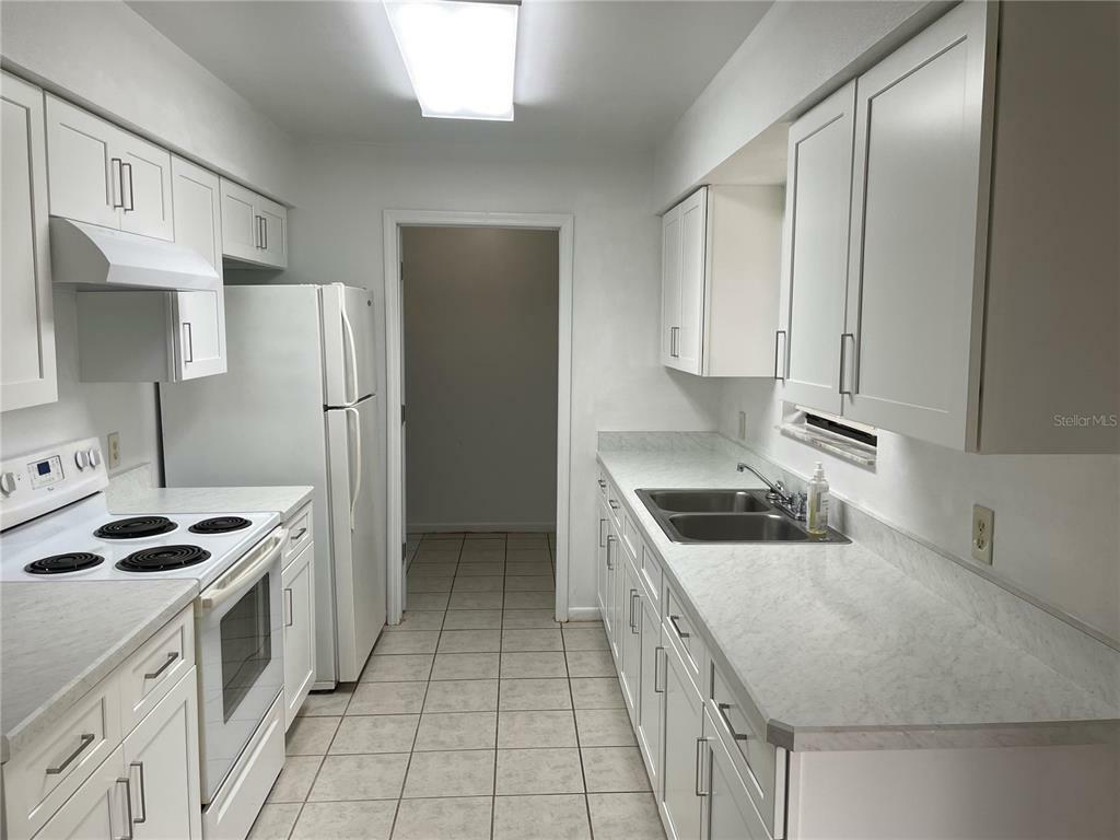 Property Photo:  223 E Gardenia Drive  FL 32763 