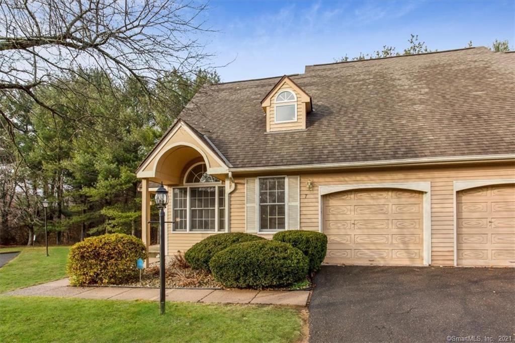 Property Photo:  7 Fox Hollow Drive 7  CT 06096 