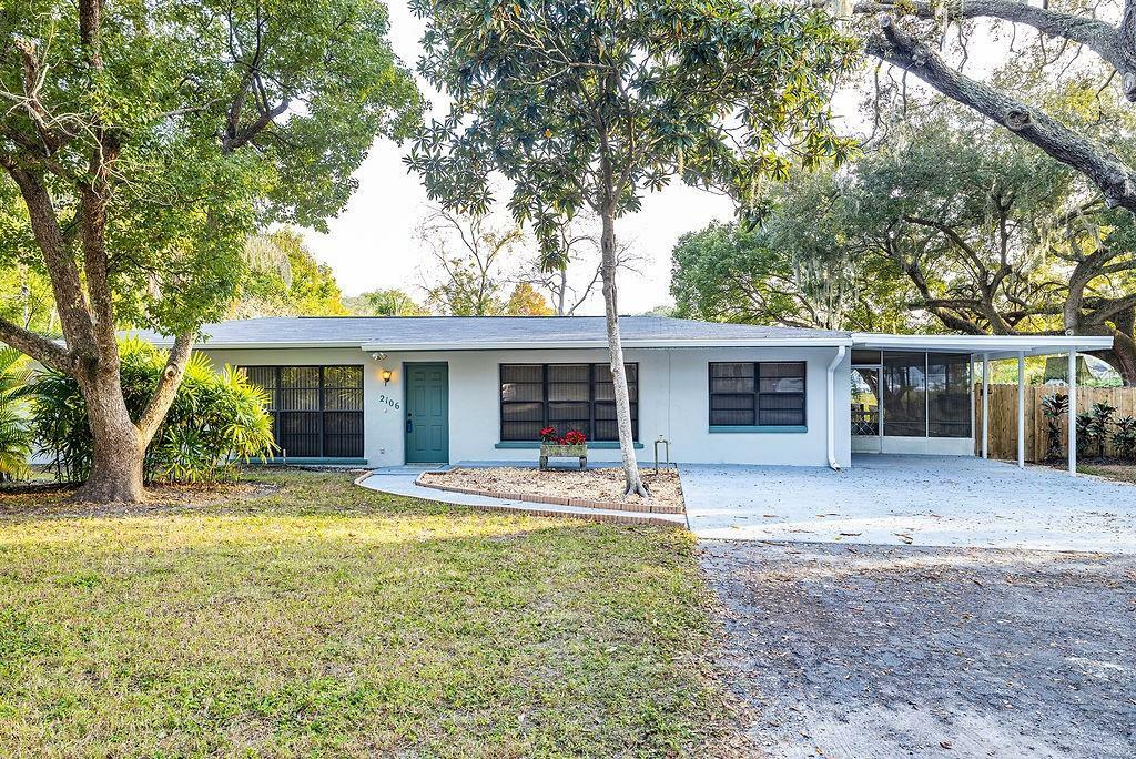 Property Photo:  2106 Seaman Road  FL 33612 