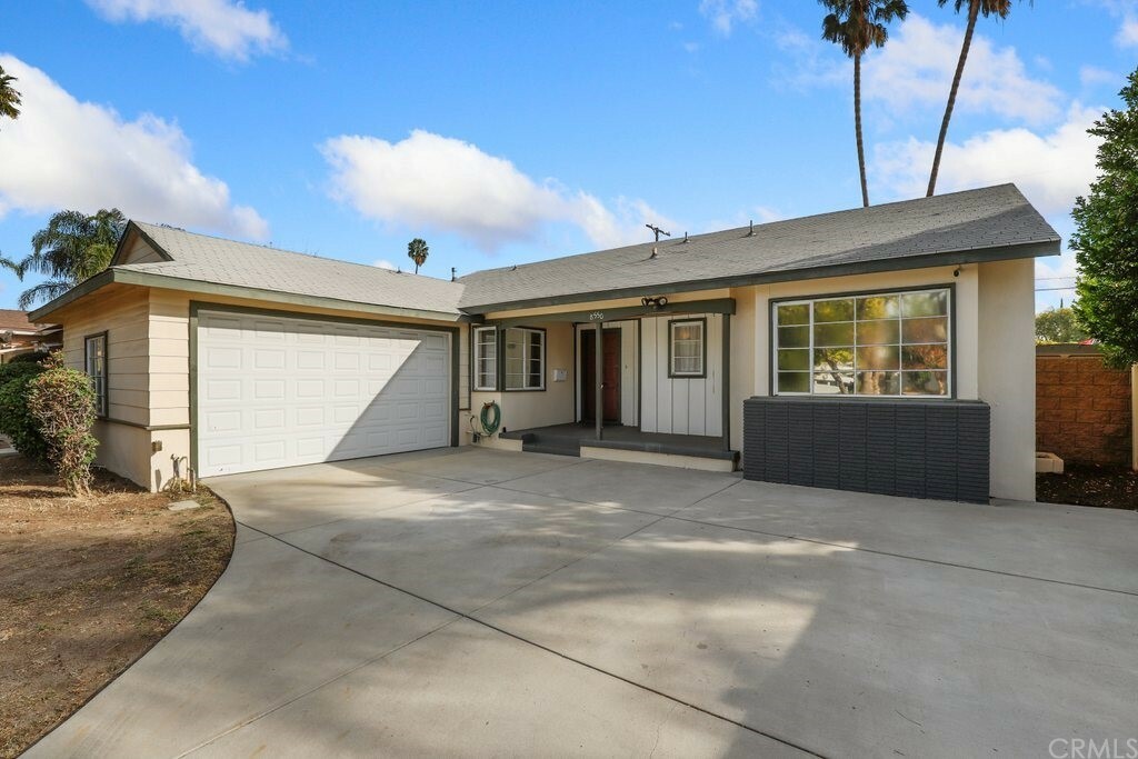 Property Photo:  8550 Casaba Avenue  CA 91306 