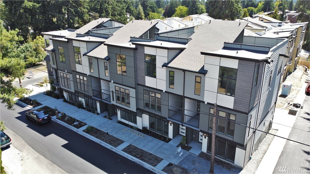 Property Photo: 23804 55th Ave W D WA 98043