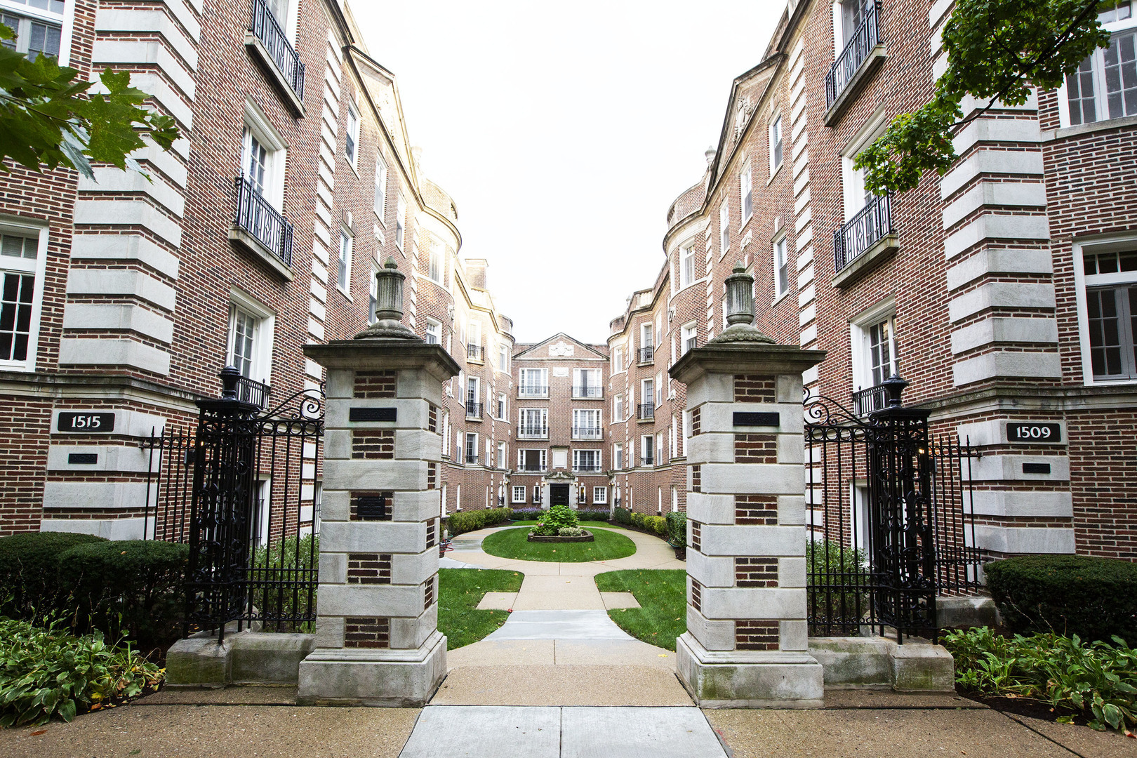 Property Photo: 1513.5 Hinman Avenue 3E IL 60201