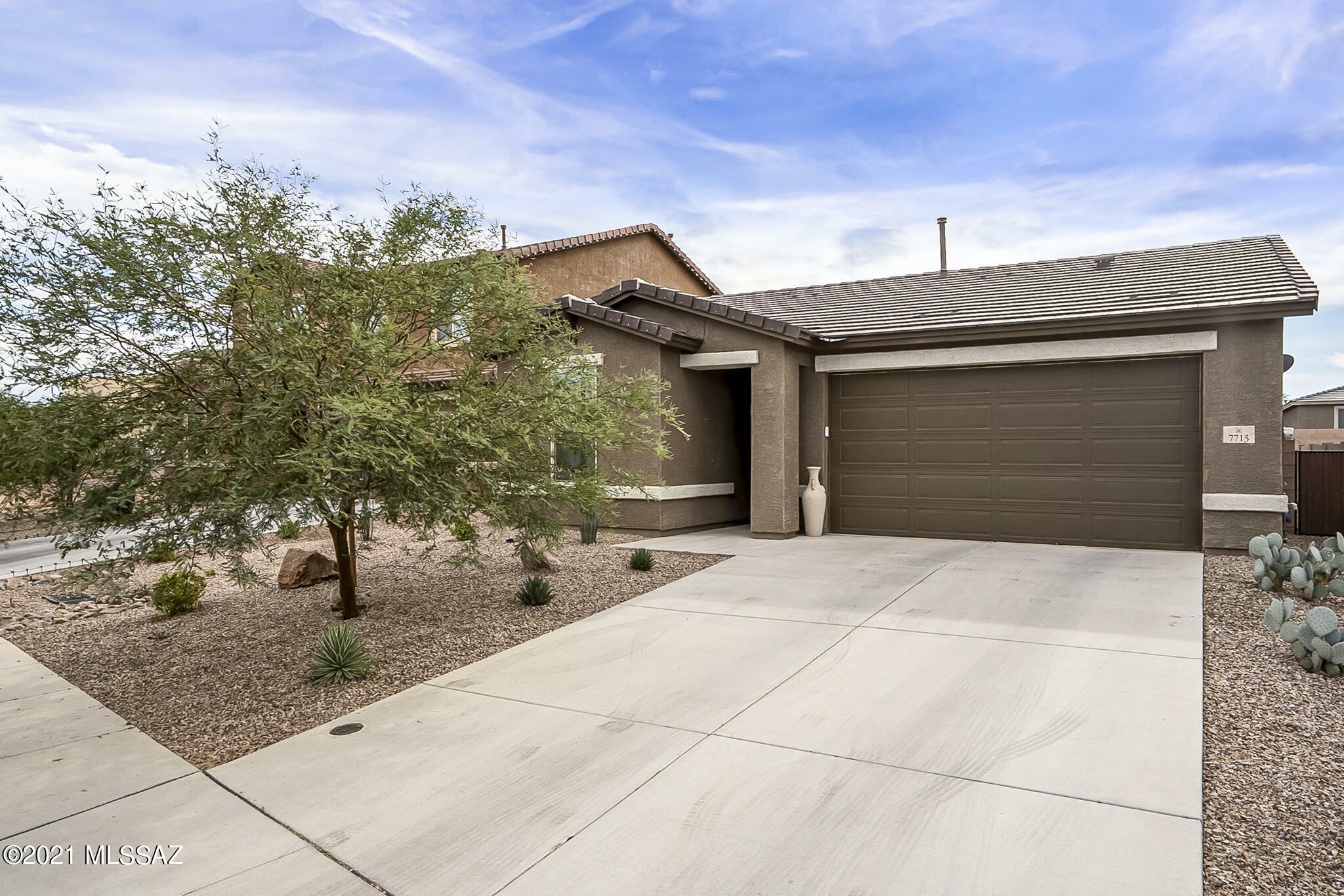 Property Photo:  7713 W Long Boat Way  AZ 85757 