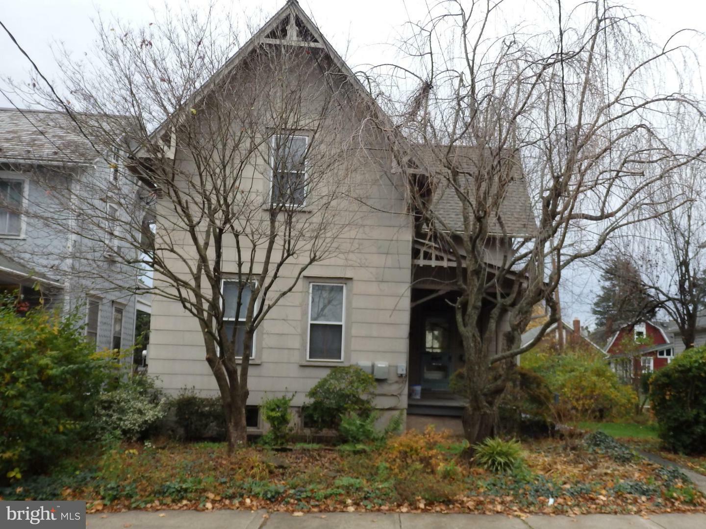 Property Photo:  33 N Hellertown Avenue 1  PA 18951 