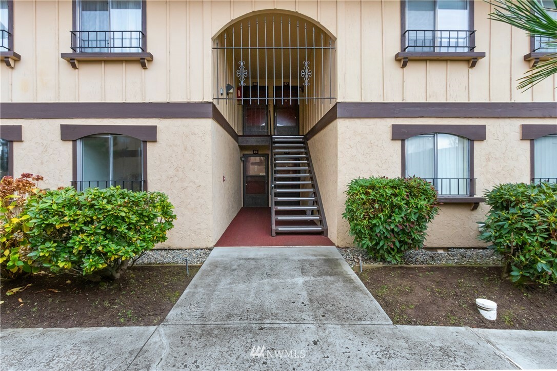 Property Photo:  1003 S Pearl Street B6  WA 98465 