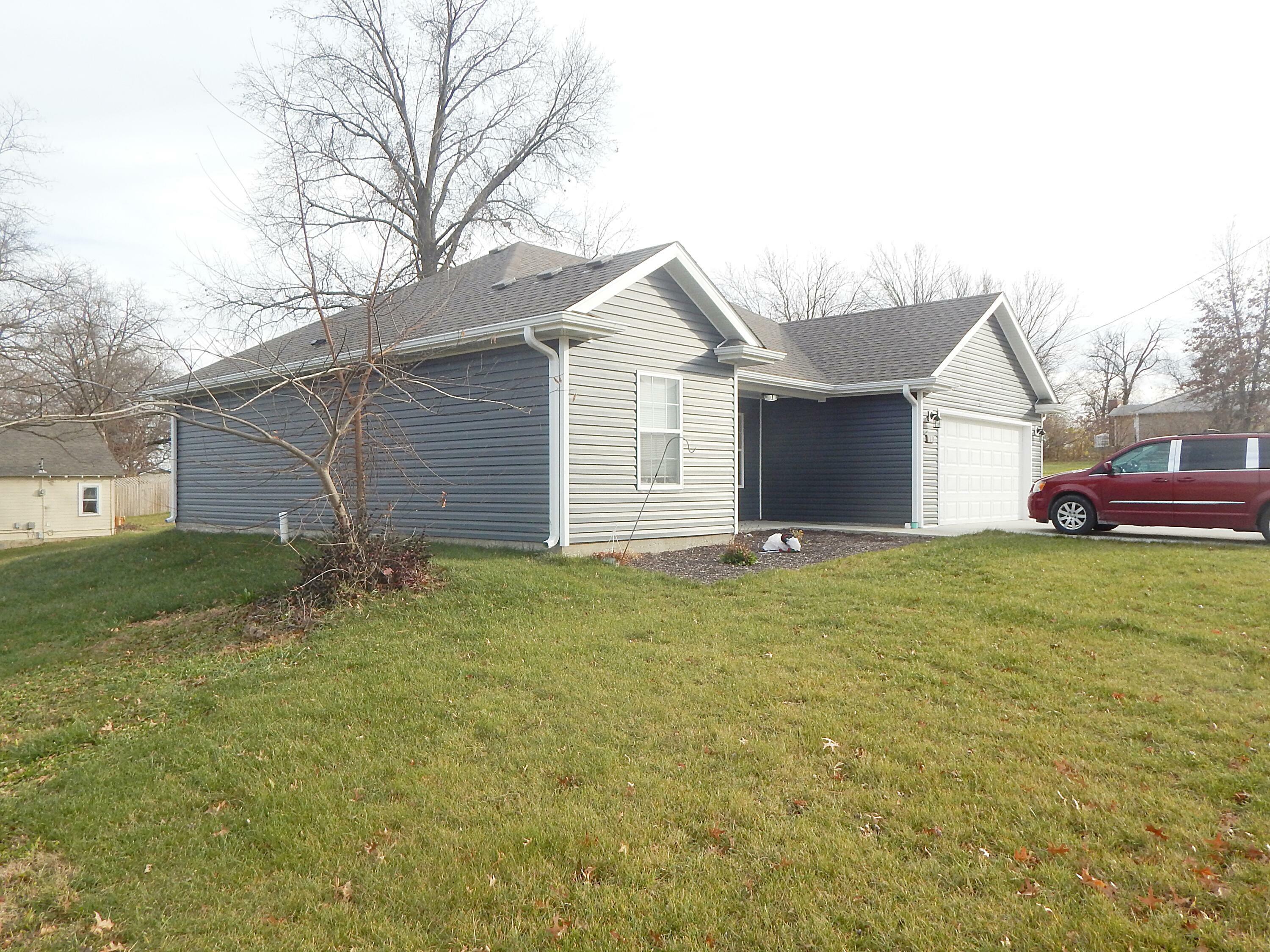 Property Photo:  922 S Calhoun Street  MO 65265 