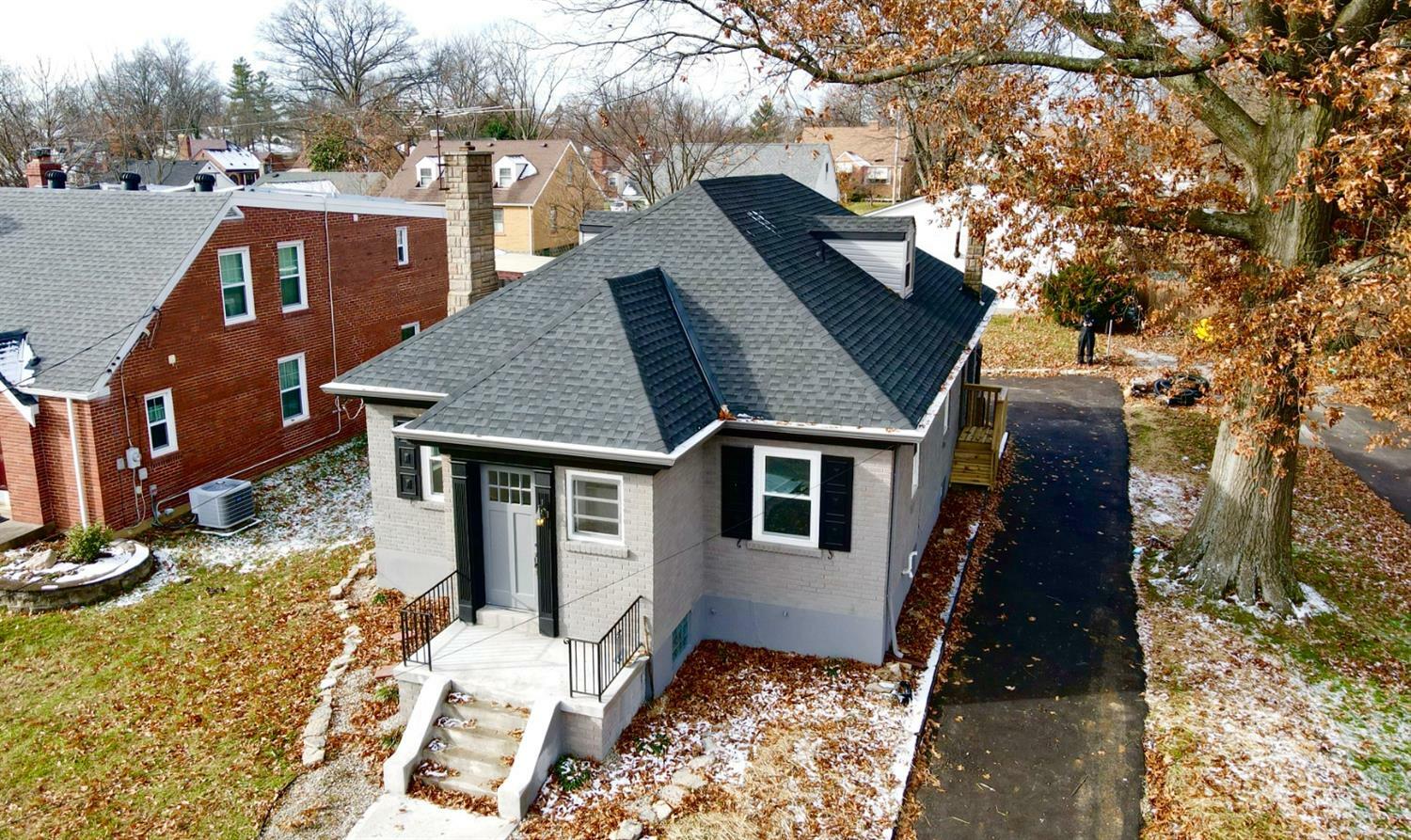 Property Photo: 5583 Leumas Rd OH 45239