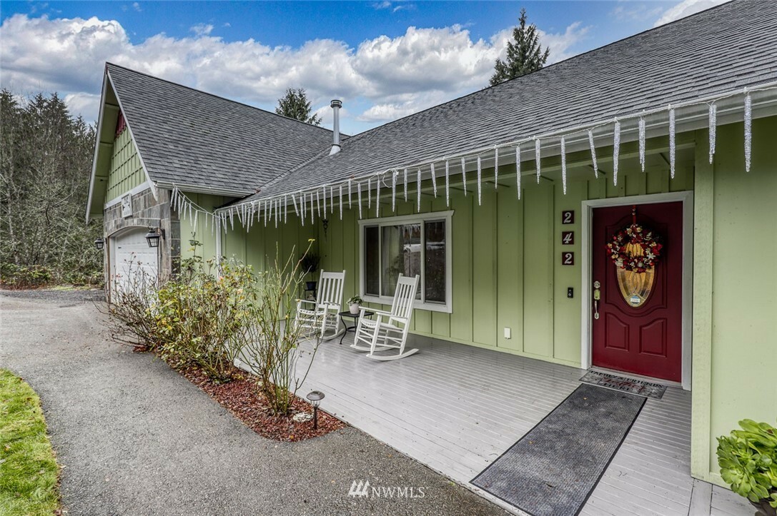 Property Photo:  242 NW Solnae Place  WA 98311 