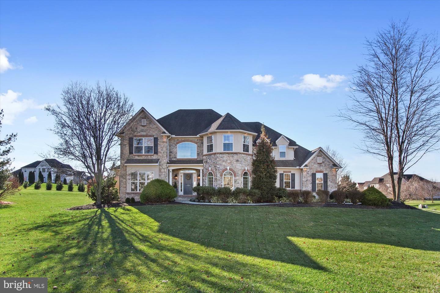 Property Photo: 1501 Langshire Drive PA 17404