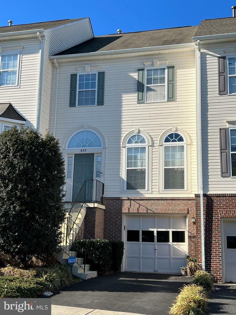 Property Photo: 622 Burberry Terrace SE VA 20175