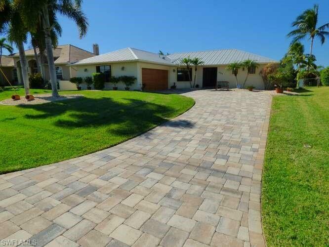 Property Photo:  2556 SW 28th Place  FL 33914 