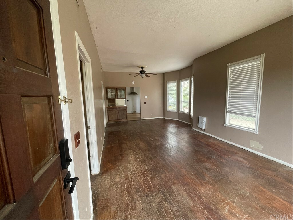 Property Photo:  246 E Highland Avenue  CA 92373 