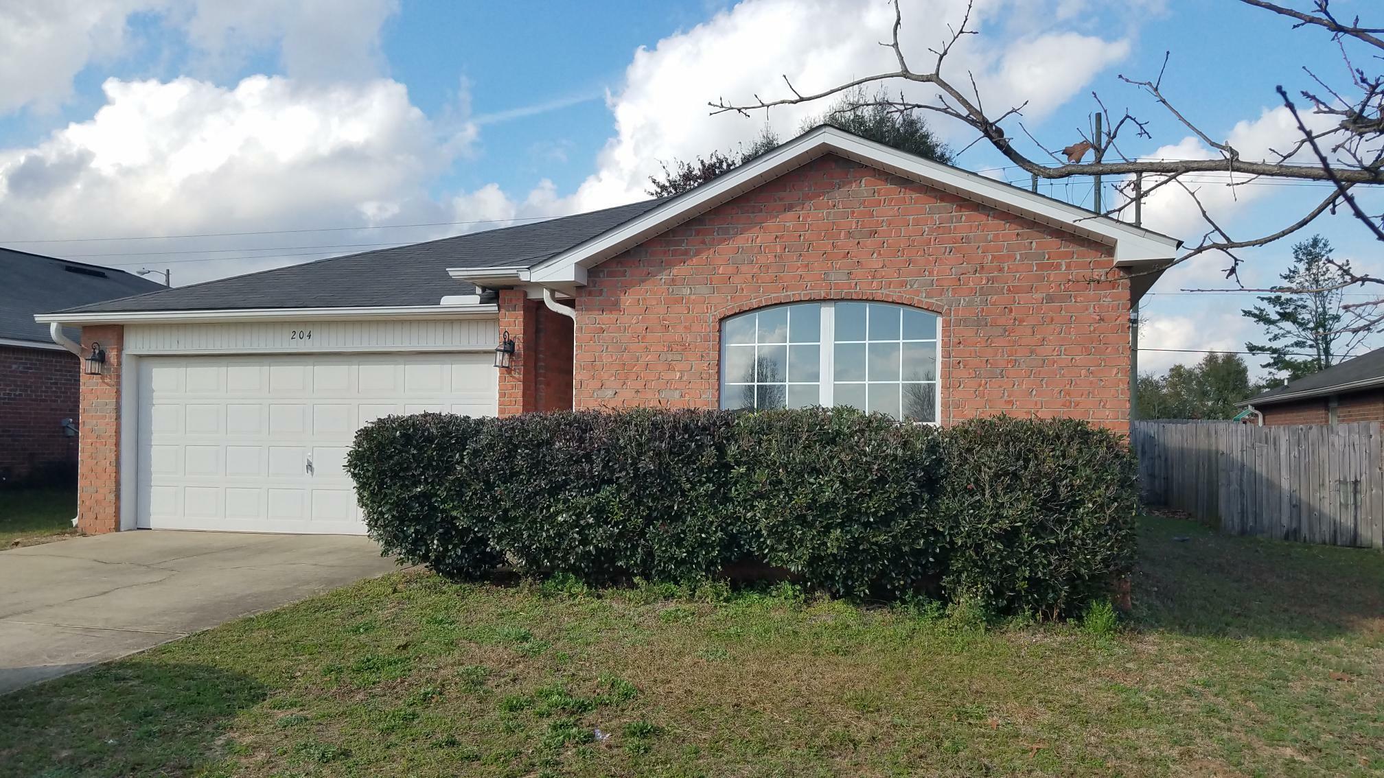 Property Photo: 204 Limestone Circle FL 32539