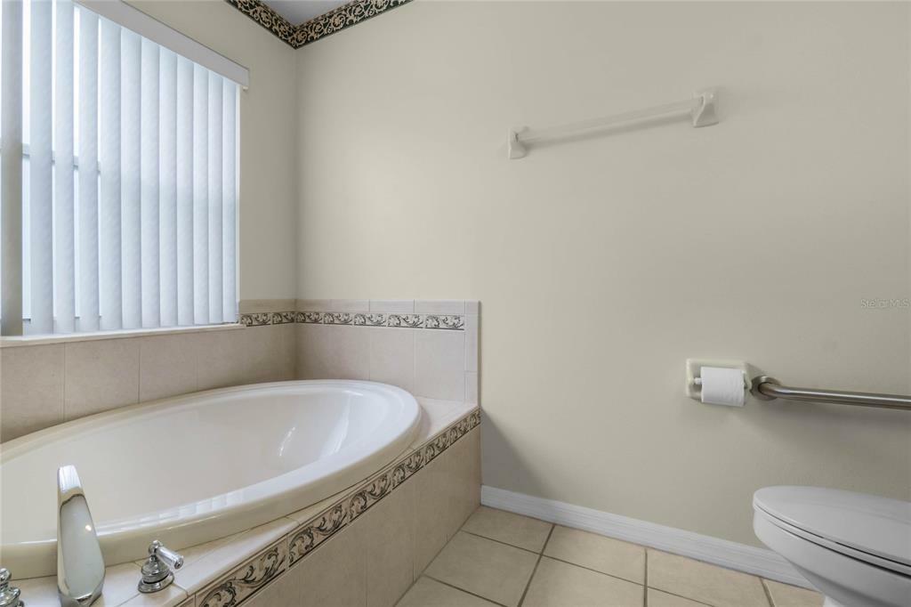 Property Photo:  5148 Aurora Drive  FL 34748 