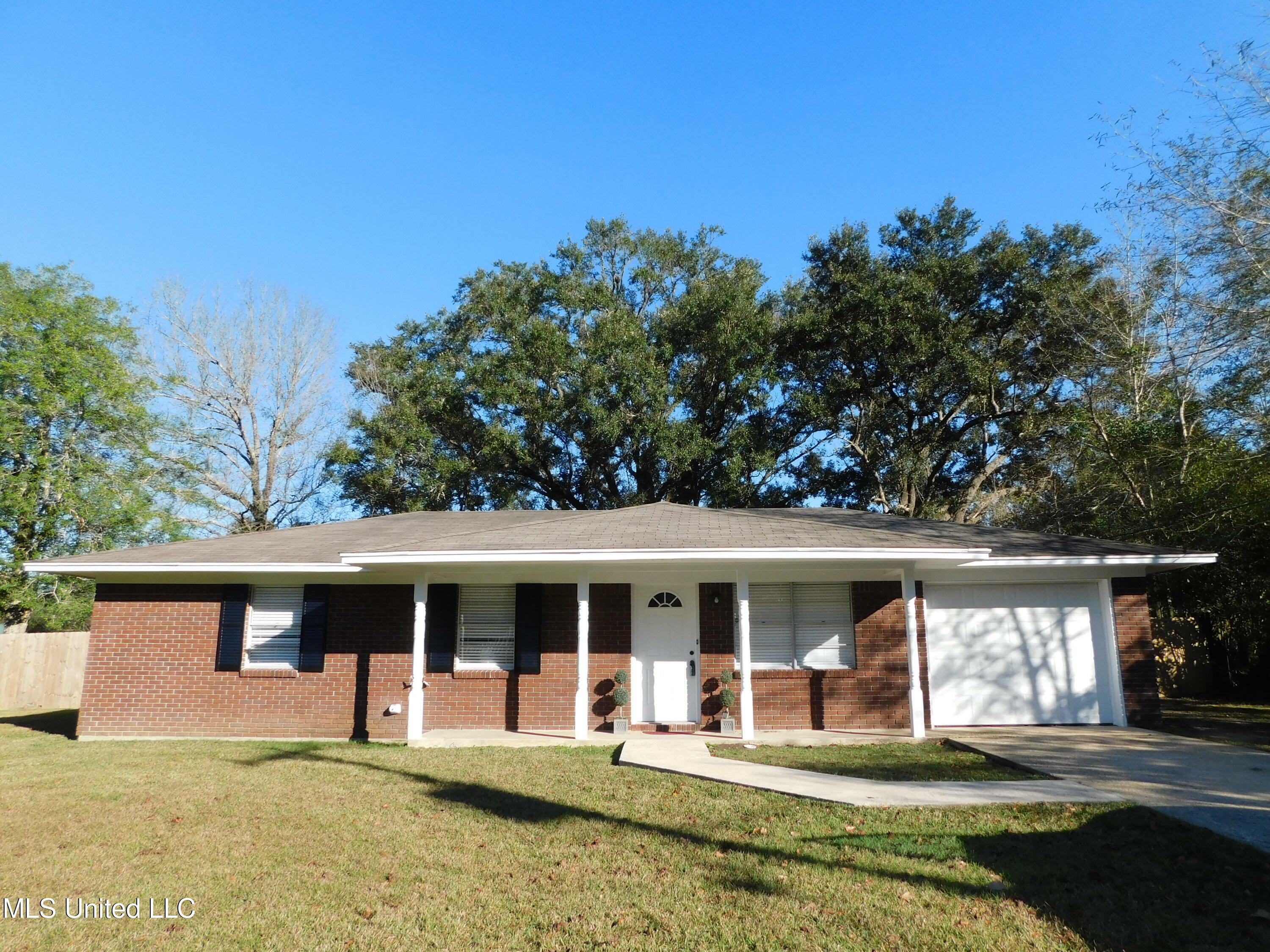 107 W Chipwood Drive  Gulfport MS 39503 photo