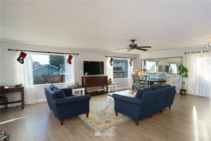 Property Photo:  1317 King Street  WA 98221 