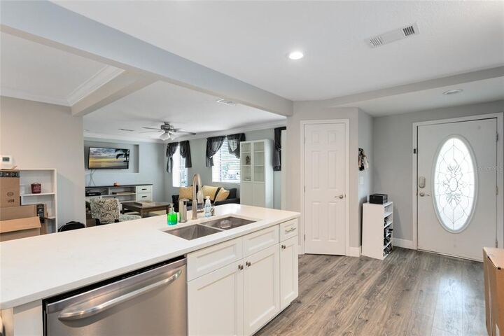 Property Photo: 2208 Page Avenue FL 32806