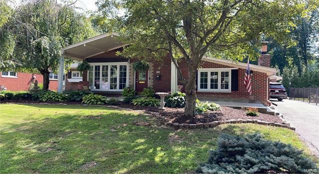 Property Photo: 2336 Fairview Dr. 62002