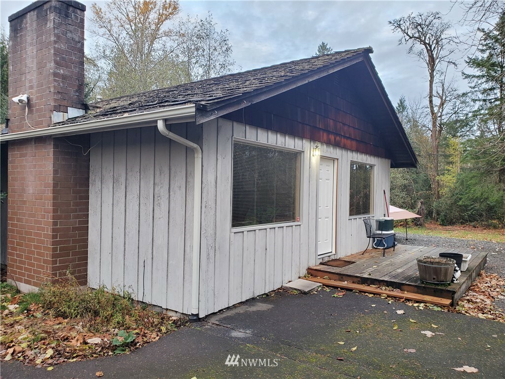 Property Photo: 31254 E Lake Morton Drive SE WA 98042