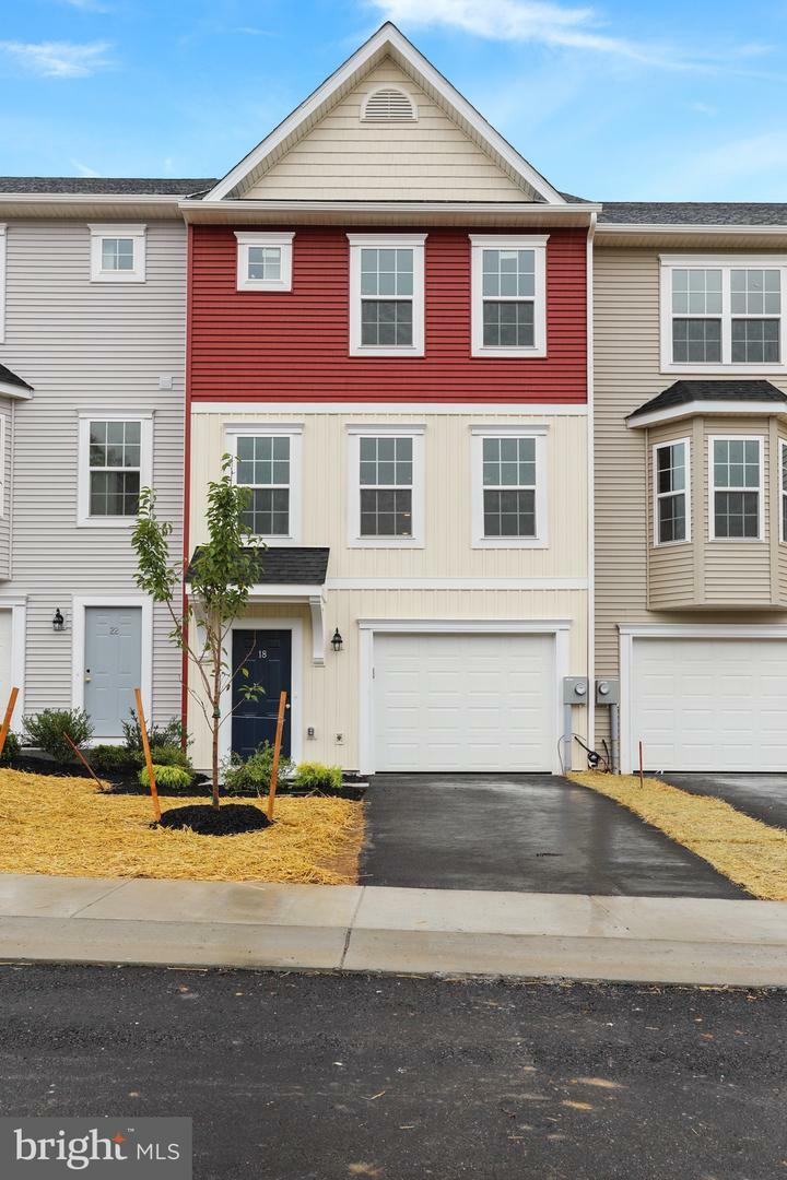 Property Photo: 21 Starting Gate Place WV 25404