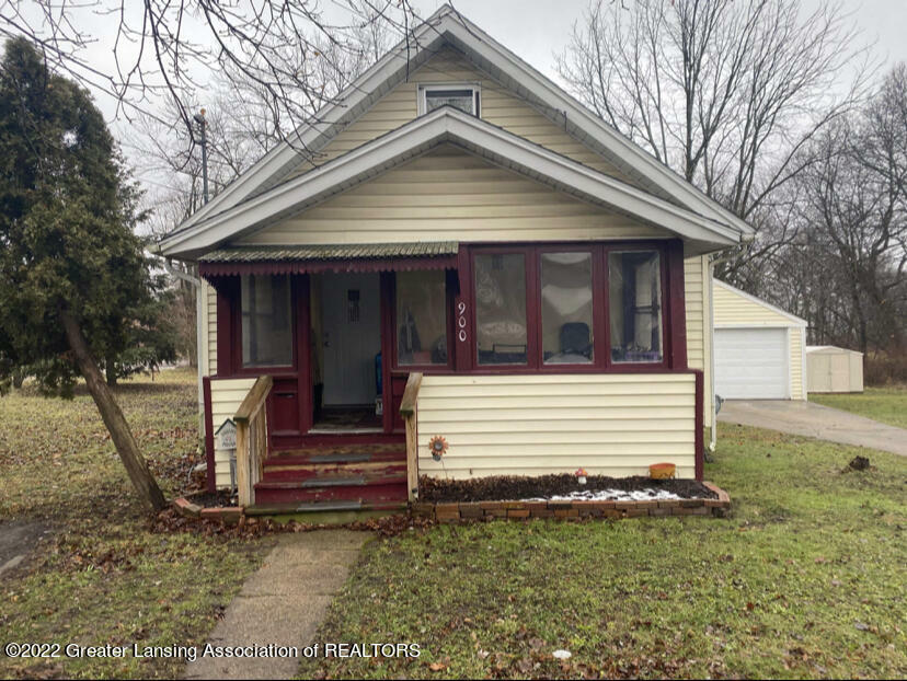 Property Photo:  900 McKinley Street  MI 48906 