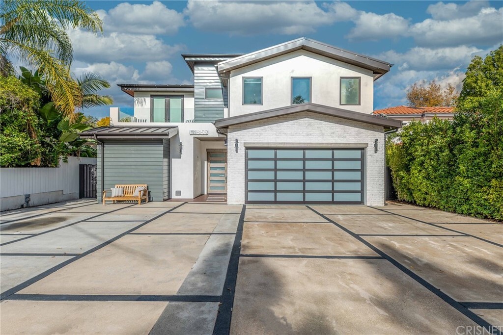 Property Photo: 14857 Greenleaf Street CA 91403