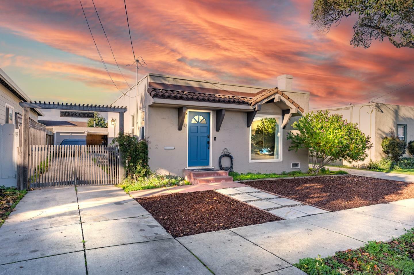 Property Photo:  50 Villa Street  CA 93901 