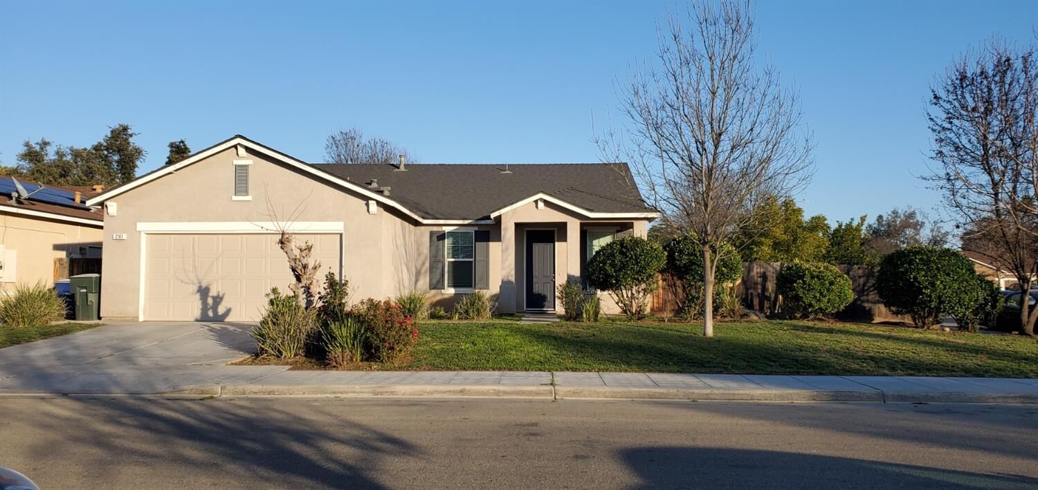 Property Photo:  2161 S De Sante Avenue  CA 93727 