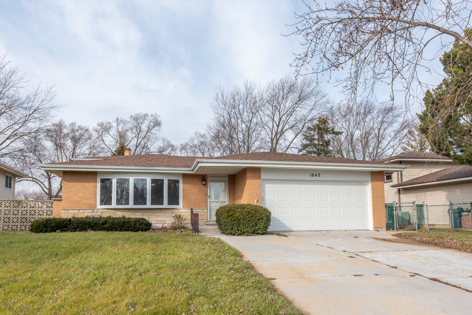 Property Photo:  1042 Cuyahoga Drive  IL 60103 